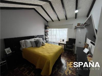 Casa de 4 alcobas en venta en Nueva Autopista Norte, Bogotá, 405 m² · foto 6 de 18