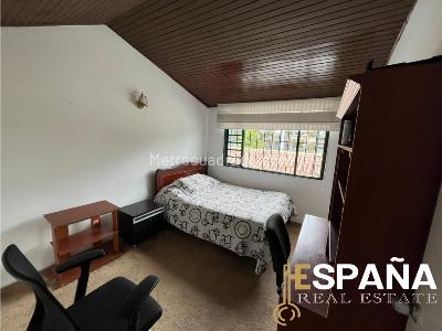 Casa de 4 alcobas en venta en Nueva Autopista Norte, Bogotá, 410 m² · foto 13 de 15