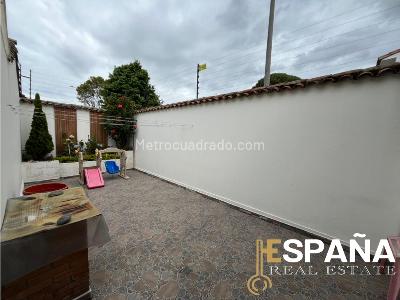 Casa de 4 alcobas en venta en Nueva Autopista Norte, Bogotá, 410 m² · foto 3 de 15