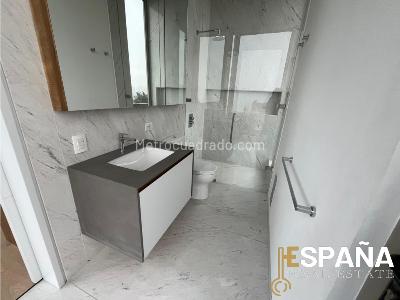 Apartamento de 3 alcobas en venta en Los Rosales, Bogotá, 533 m² · foto 19 de 20