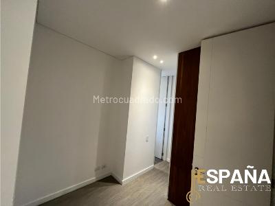 Apartamento de 3 alcobas en venta en Los Rosales, Bogotá, 533 m² · foto 6 de 20