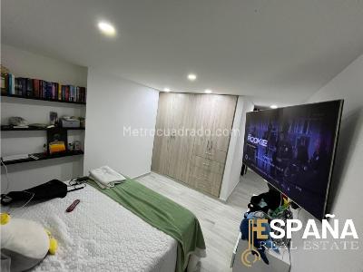 Apartamento en venta en Lagos De Cordoba, Bogotá · foto 4 de 13