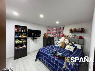 Apartamento en venta en Lagos De Cordoba, Bogotá · foto 8 de 13
