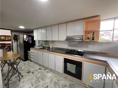 Casa de 4 alcobas en venta en El Verguel, Ibagué, 460 m² · foto 13 de 19