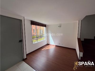 Casa de 3 alcobas en venta en Portales Del Norte, Bogotá, 85 m² · foto 2 de 19