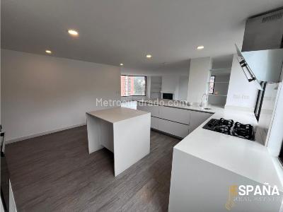 Apartamento de 4 alcobas en venta en El Castillo, Bogotá, 362 m² · foto 15 de 20
