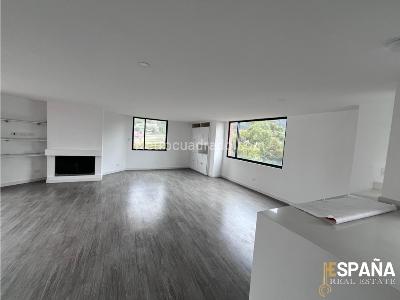 Apartamento de 4 alcobas en venta en El Castillo, Bogotá, 362 m² · foto 2 de 20
