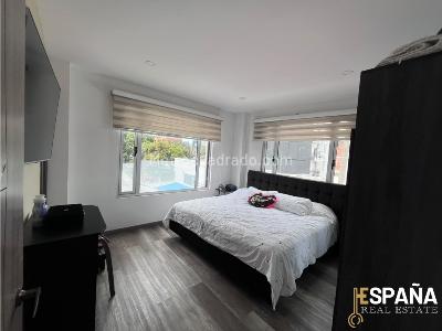 Casa de 3 alcobas en venta en Normandia, Bogotá, 360 m² · foto 2 de 20