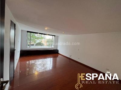 Casa de 3 alcobas en venta en Niza, Bogotá, 420 m² · foto 10 de 20