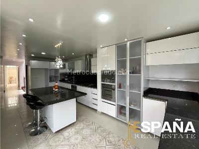 Casa de 3 alcobas en venta en Niza, Bogotá, 420 m² · foto 12 de 20