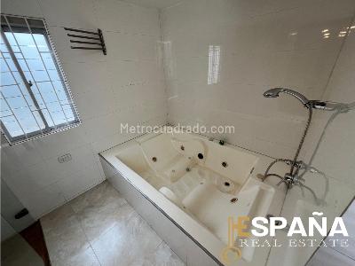 Casa de 3 alcobas en venta en Niza, Bogotá, 420 m² · foto 19 de 20