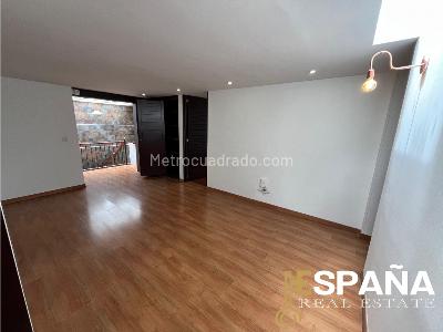 Casa de 3 alcobas en venta en Niza, Bogotá, 420 m² · foto 2 de 20