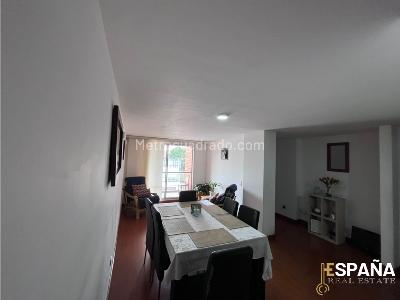 Apartamento de 3 alcobas en venta en Prado Veraniego, Bogotá, 68 m² · foto 2 de 16