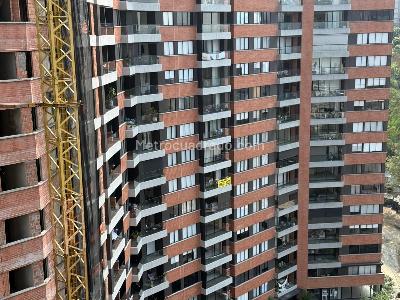Apartamento de 2 alcobas en venta en Loma Padre Marianito, Medellín, 109 m² · foto 3 de 20
