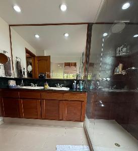 Casa de 5 alcobas en venta en La Abadia, Envigado, 272 m² · foto 11 de 20