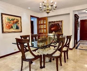 Casa de 5 alcobas en venta en La Abadia, Envigado, 272 m² · foto 5 de 20