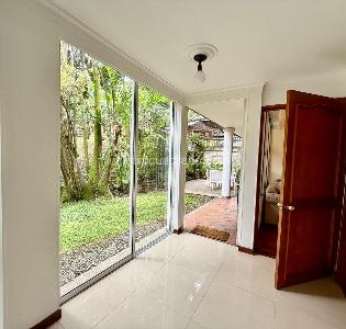Casa de 5 alcobas en venta en La Abadia, Envigado, 272 m² · foto 7 de 20
