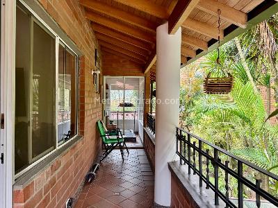 Casa de 5 alcobas en venta en La Abadia, Envigado, 272 m² · foto 9 de 20