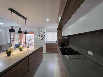 Apartamento en venta en El Poblado El Tesoro, Medellín · foto 10 de 17