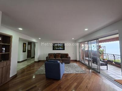 Apartamento en venta en El Poblado El Tesoro, Medellín · foto 6 de 17