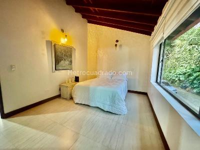 Casa de 5 alcobas en venta en El Poblado El Tesoro, Medellín, 480 m² · foto 14 de 20