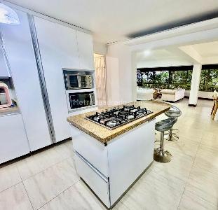 Casa de 5 alcobas en venta en El Poblado El Tesoro, Medellín, 480 m² · foto 6 de 20