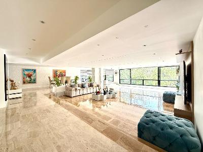 Apartamento de 3 alcobas en venta en Poblado San Lucas, Medellín, 410 m² · foto 2 de 20
