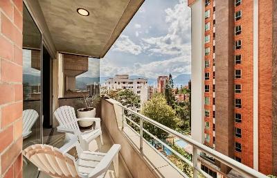 Apartamento de 3 alcobas en venta en Lalinde, Medellín, 123 m² · foto 3 de 20