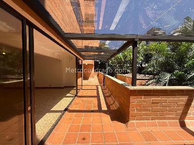 Apartamento de 3 alcobas en venta en El Poblado La Linde, Medellín, 320 m² · foto 18 de 20