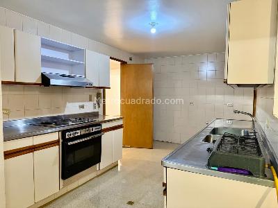 Apartamento de 3 alcobas en venta en El Poblado La Linde, Medellín, 320 m² · foto 19 de 20