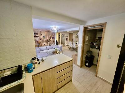 Apartamento de 3 alcobas en venta en Loma De Los Bernal, Medellín, 114 m² · foto 13 de 16