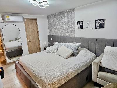 Apartamento de 3 alcobas en venta en Loma De Los Bernal, Medellín, 114 m² · foto 14 de 16