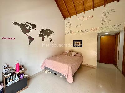 Casa de 4 alcobas en venta en El Poblado Las Lomas, Medellín, 257 m² · foto 4 de 20