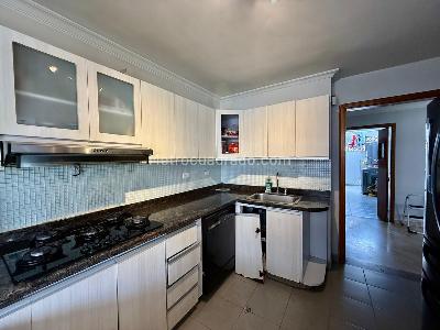 Casa de 4 alcobas en venta en El Poblado Las Lomas, Medellín, 257 m² · foto 6 de 20
