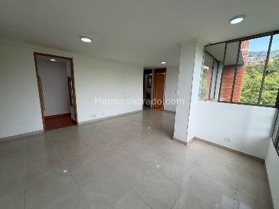 Apartamento en venta en La Abadia, Medellín · foto 2 de 19