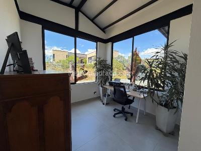 Casa de 3 alcobas en venta en Las Palmas, Envigado, 345 m² · foto 11 de 20