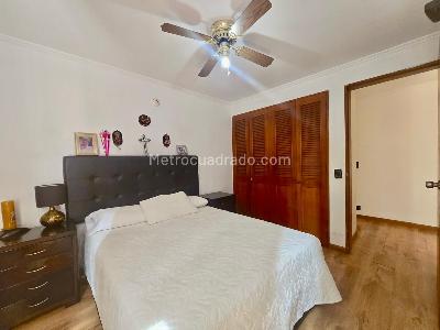 Apartamento de 3 alcobas en venta en Belen Loma De Los Bernal, Medellín, 120 m² · foto 10 de 12