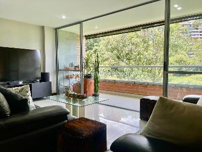 Apartamento de 3 alcobas en venta en Loma Del Chocho, Envigado, 124 m² · foto 2 de 18