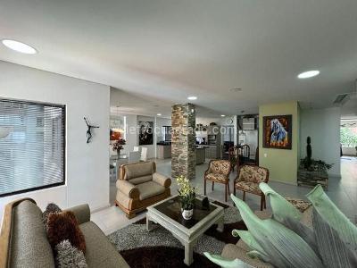 Apartamento en venta en El Poblado Santa Maria De Los Angeles, Medellín · foto 3 de 19