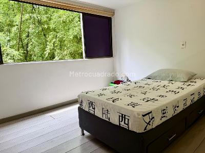 Apartamento de 2 alcobas en venta en El Poblado El Tesoro, Medellín, 230 m² · foto 15 de 20