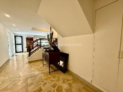 Apartamento de 2 alcobas en venta en El Poblado El Tesoro, Medellín, 230 m² · foto 4 de 20