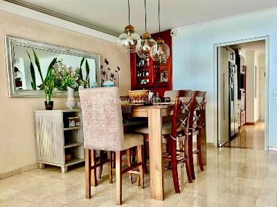 Casa de 4 alcobas en venta en El Poblado Las Lomas, Medellín, 266 m² · foto 5 de 20