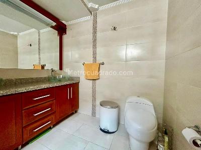 Casa de 4 alcobas en venta en El Poblado Las Lomas, Medellín, 266 m² · foto 12 de 20