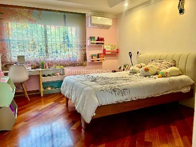 Casa de 4 alcobas en venta en El Poblado Las Lomas, Medellín, 266 m² · foto 15 de 20