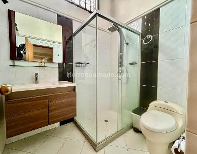 Casa de 4 alcobas en venta en El Poblado Las Lomas, Medellín, 266 m² · foto 17 de 20