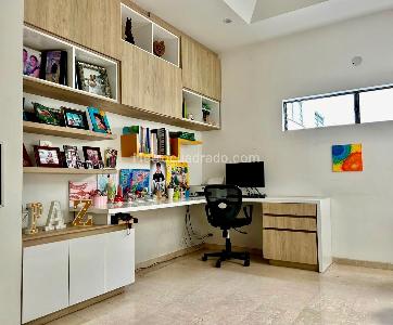 Casa de 4 alcobas en venta en El Poblado Las Lomas, Medellín, 266 m² · foto 18 de 20