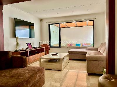 Casa de 4 alcobas en venta en El Poblado Las Lomas, Medellín, 266 m² · foto 2 de 20