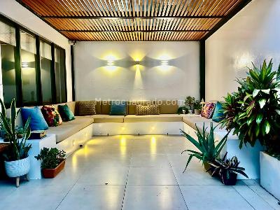 Casa de 4 alcobas en venta en El Poblado Las Lomas, Medellín, 266 m² · foto 3 de 20