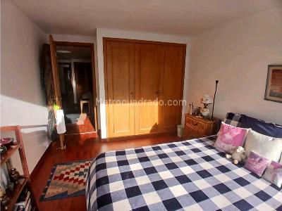 Apartamento de 4 alcobas en venta en Santa Barbara Central, Bogotá, 210 m² · foto 2 de 14