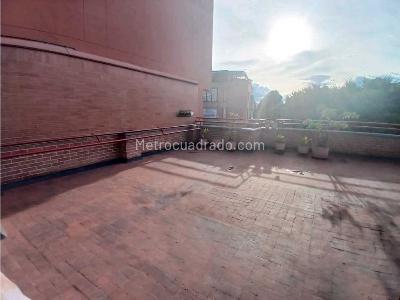 Apartamento de 4 alcobas en venta en Santa Barbara Central, Bogotá, 210 m² · foto 14 de 14